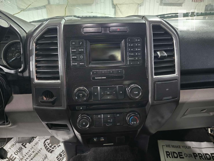 2015-ford-f150-xlt-image-14
