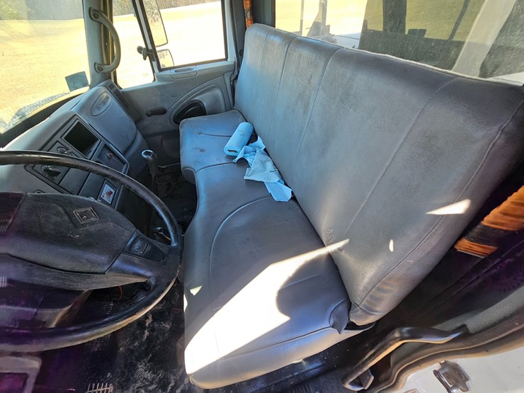 2005-international-durastar-4300-image-27