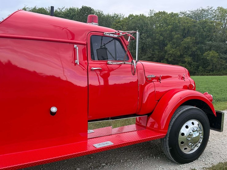 1953-gmc-630-event-truck-image-27