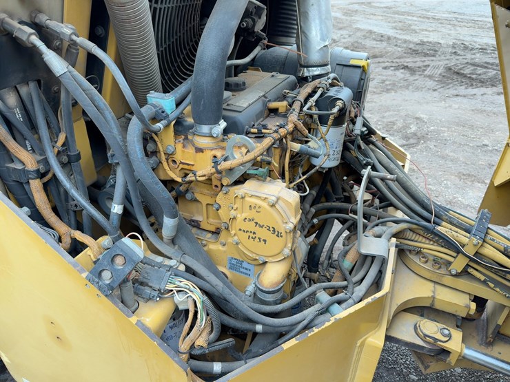 2008-caterpillar-cb-534dxw-image-14