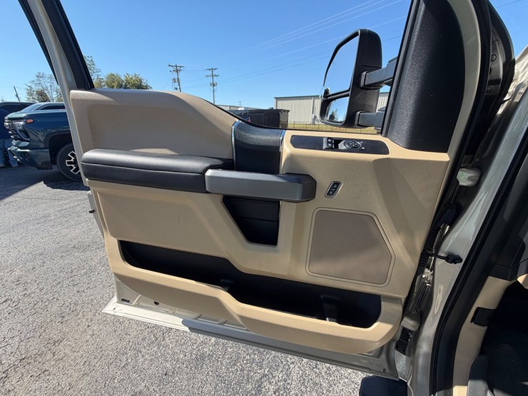 2018-ford-f550-image-30