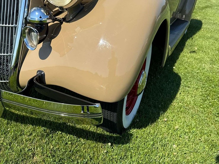 1935-ford-deluxe-phaeton-image-56