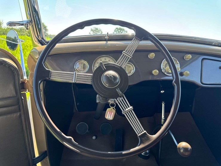 1935-ford-deluxe-phaeton-image-78