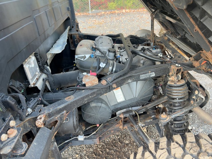 2022-bobcat-uv34-image-12