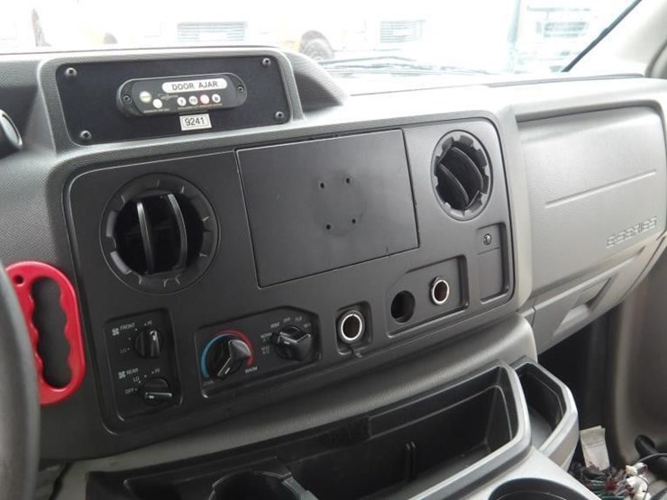 2017-ford-e450-image-23