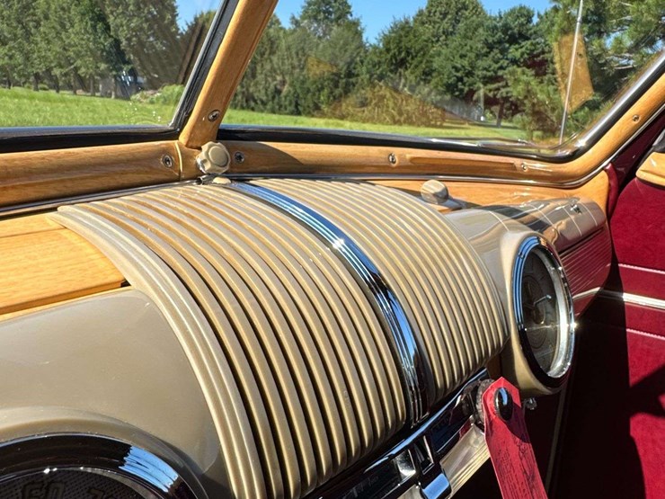 1947-ford-super-deluxe-sportsman-image-164