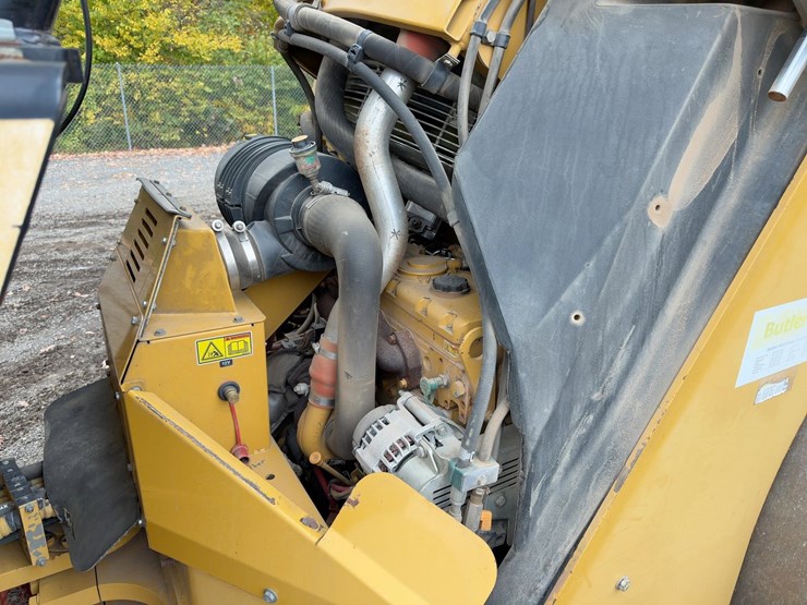 2011-caterpillar-cb64-image-16
