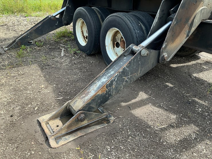 deere-335c-image-48