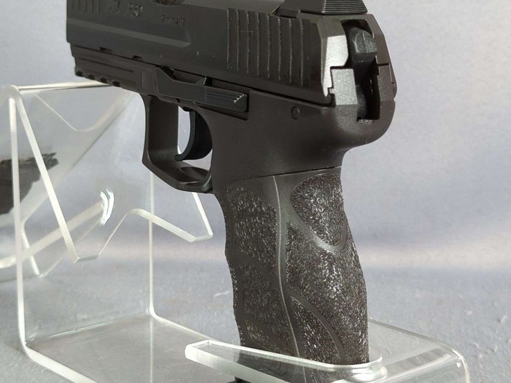 heckler-&-koch/-hki-p30-9mmx19-pistol-sn#-129-137647,-2-total-mags,-speed-loader,-backstraps,-manual,-in-original-hard-case-image-5