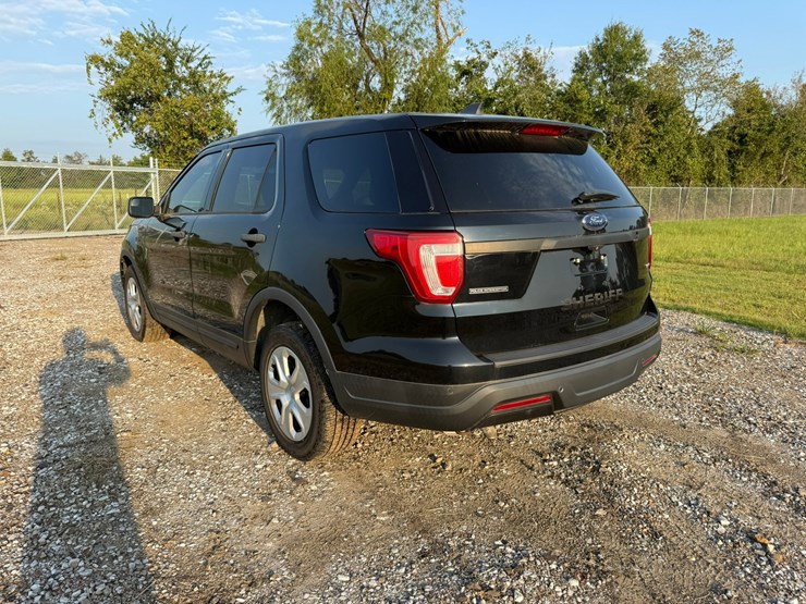 2018-ford-explorer-image-4