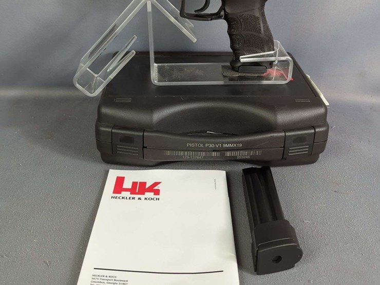 heckler-&-koch/-hki-p30-9mmx19-pistol-sn#-129-137647,-2-total-mags,-speed-loader,-backstraps,-manual,-in-original-hard-case-image-1