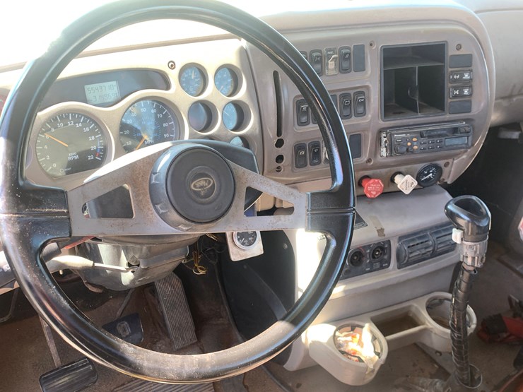 2001-mack-ch613-image-12