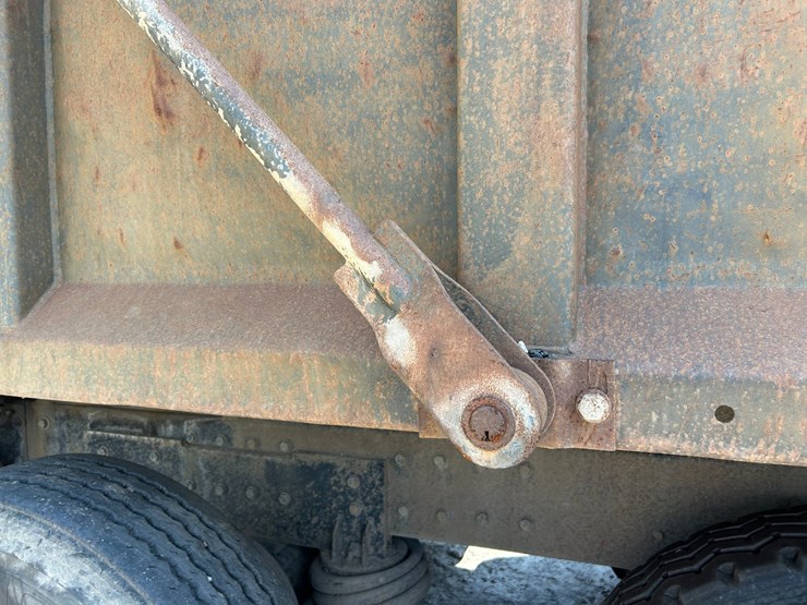 1994-mack-ch613-image-41