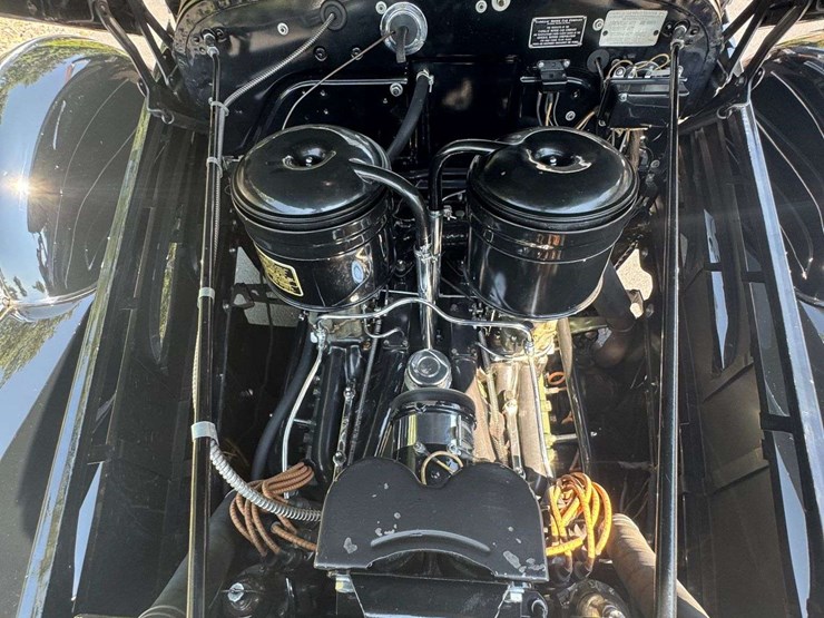 1939-cadillac-series-90-v-16-convertible-coupe-image-48
