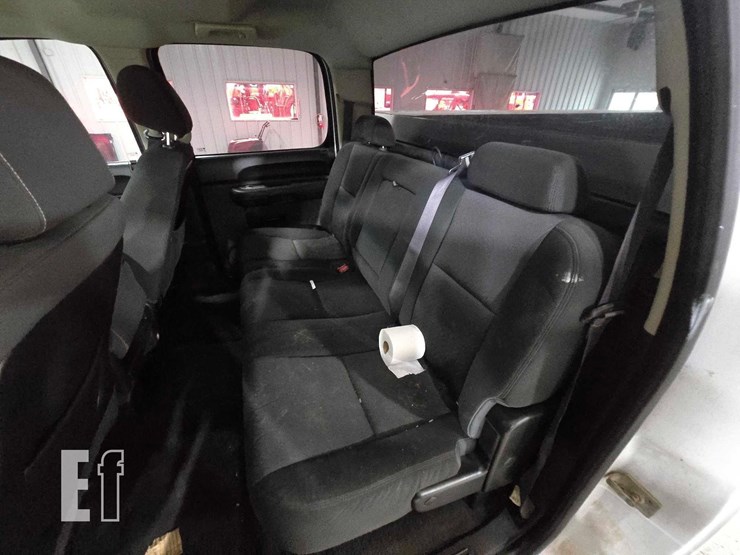 2013-chevrolet-silverado-3500hd-image-15