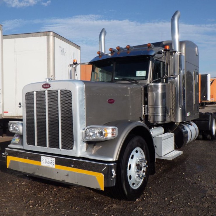 2022 PETERBILT 389