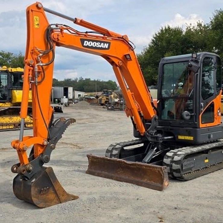 2023 DOOSAN DX63-3
