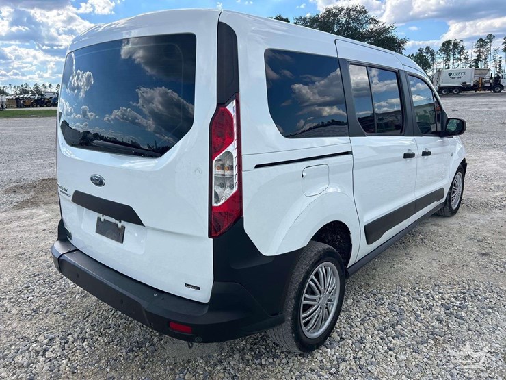 2020-ford-transit-connect-image-3