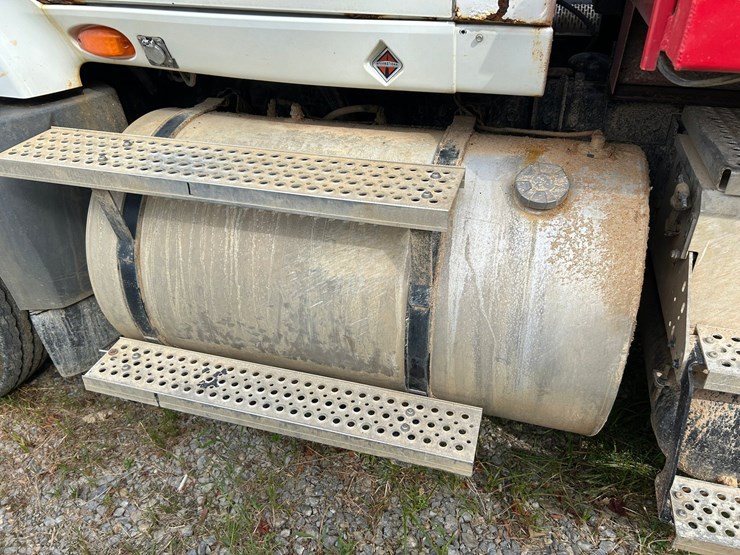 2013-international-prostar-image-35
