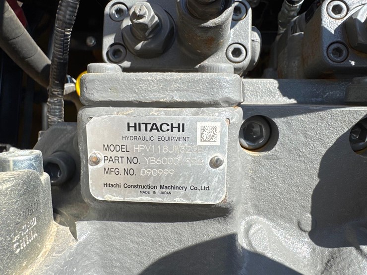 2022-deere-210g-lc-image-29