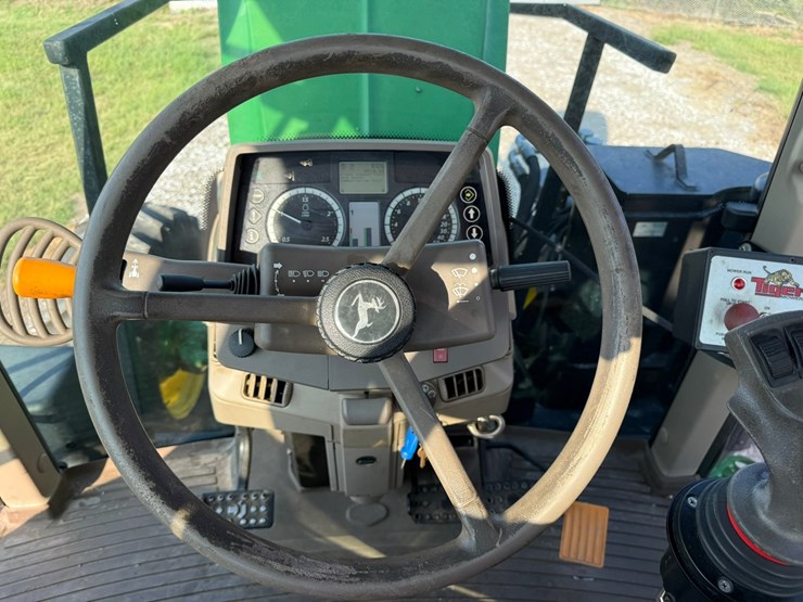 2017-john-deere-6110m-image-89