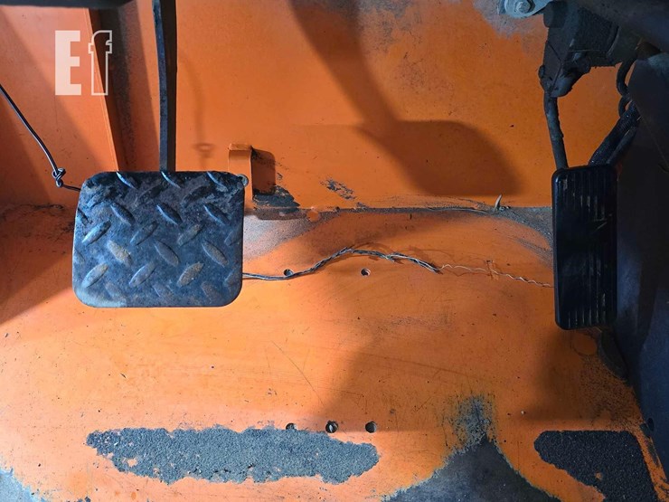 2014-jlg-g12-55a-image-15