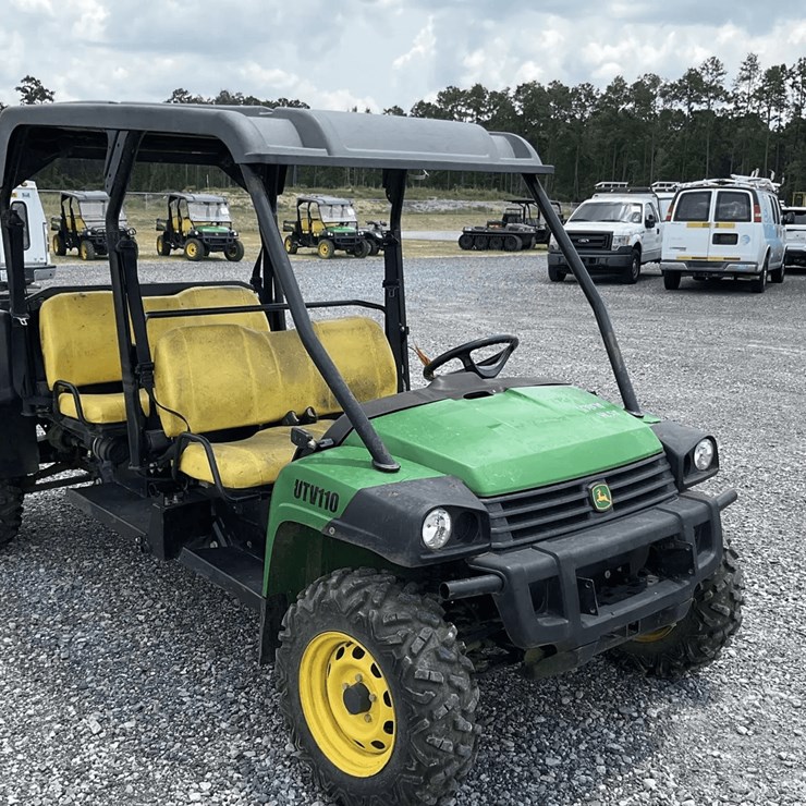 2022 JOHN DEERE GATOR