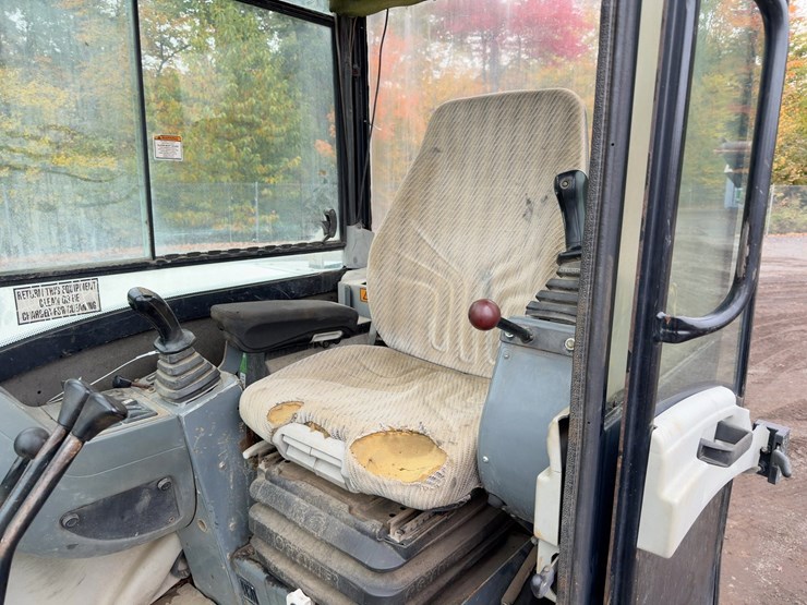 2005-bobcat-442-image-27