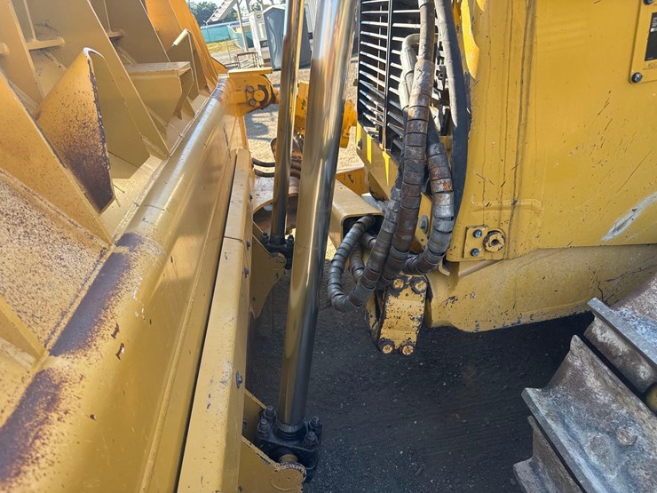 2019-caterpillar-d8t-image-14
