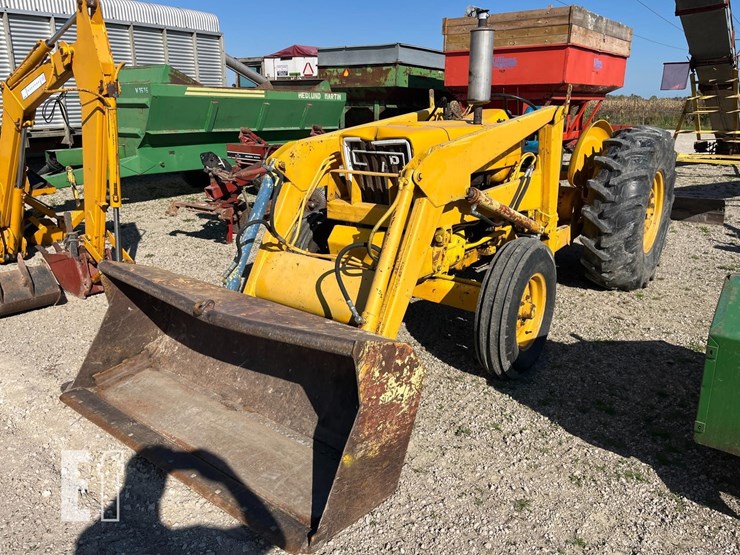 case-tractor-loader-8186-image-1