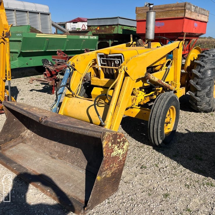 CASE TRACTOR LOADER 8186
