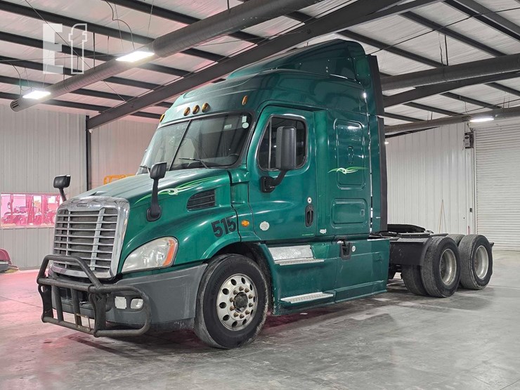 2018-freightliner-cascadia-113-image-1