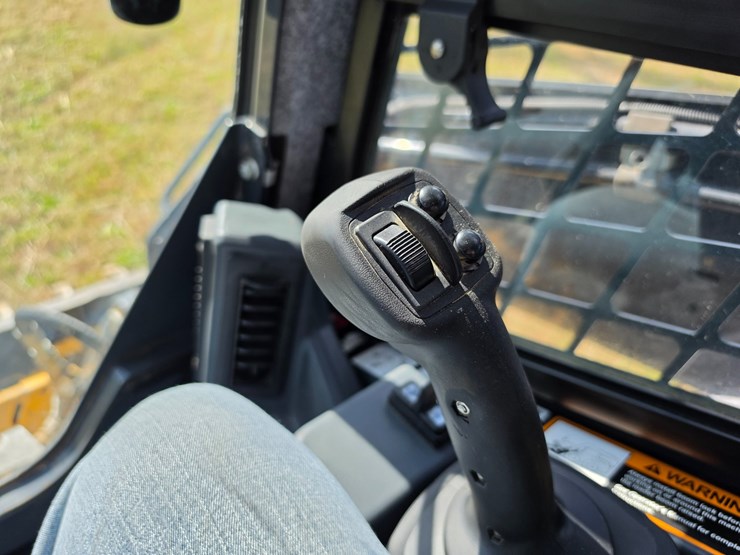 deere-333g-image-39
