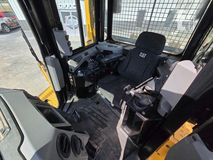 2019-caterpillar-d6t-xl-image-15