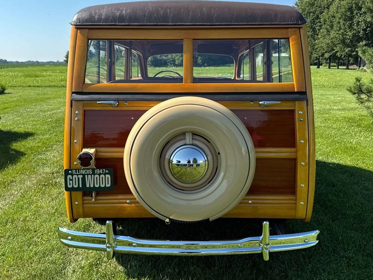 1947-ford-super-deluxe-woody-wagon-image-34