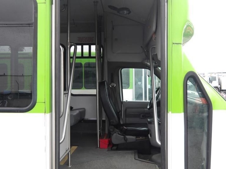 2016-ford-e450-image-13