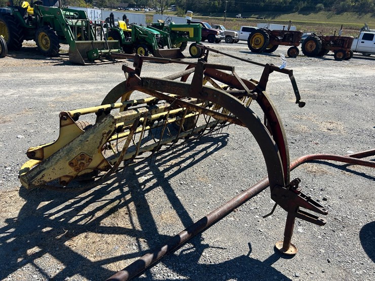 new-holland-256-image-3