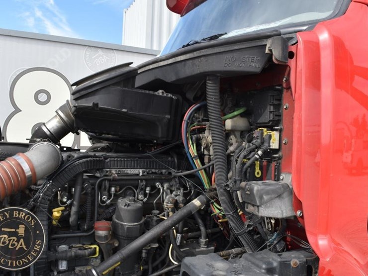 2014-peterbilt-579-image-26