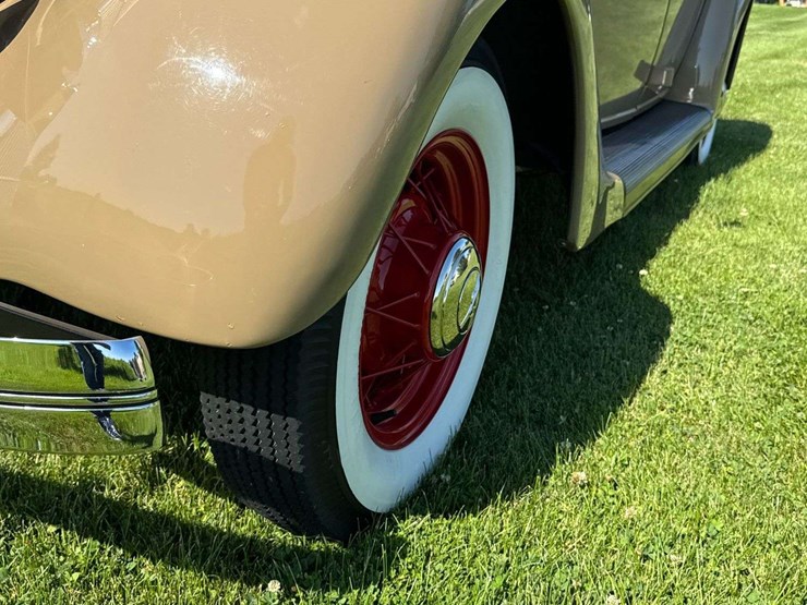 1935-ford-deluxe-phaeton-image-57