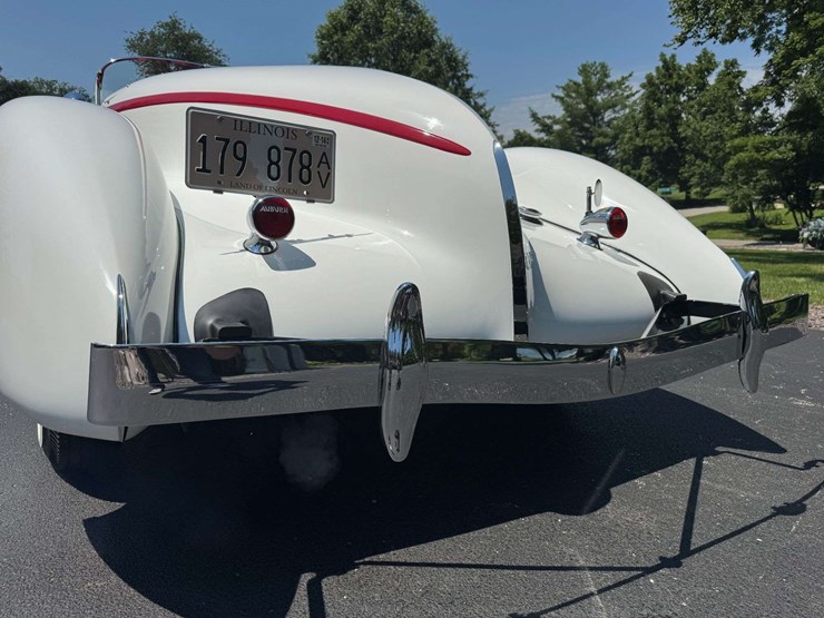 1936-auburn-852-supercharged-boattail-speedster-image-24