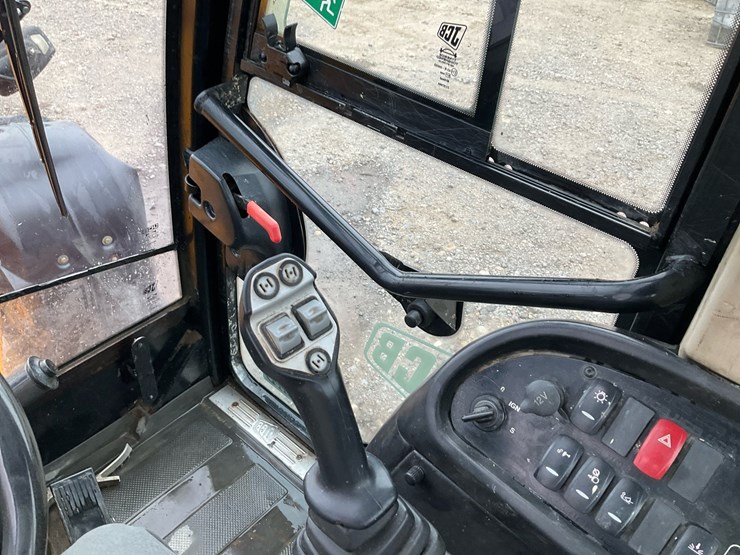 2013-jcb-tm320-image-20