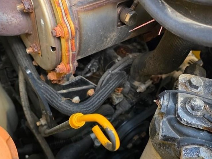 2015-deere-326e-image-39