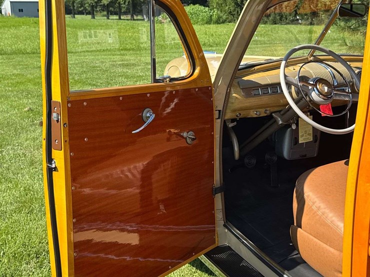 1947-ford-super-deluxe-woody-wagon-image-67