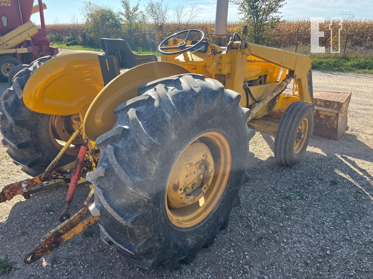 case-tractor-loader-8186-image-3