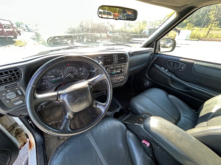 2003-chevrolet-s10-image-10