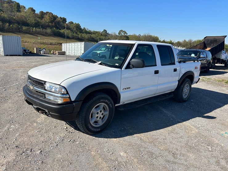 2003-chevrolet-s10-image-2
