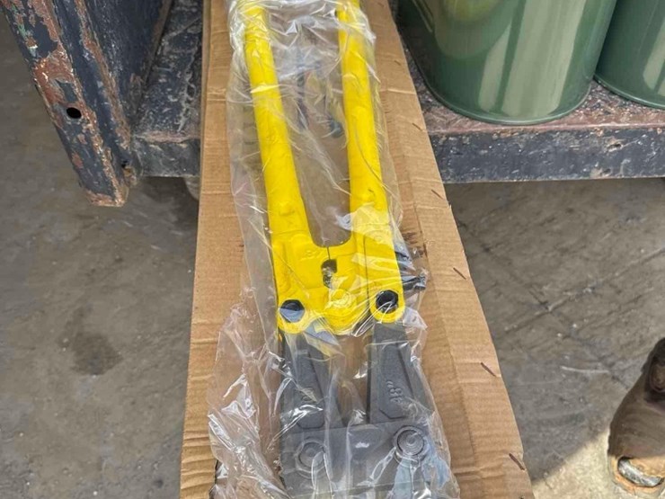 new-zjg-co-48in-bolt-cutters-image-1
