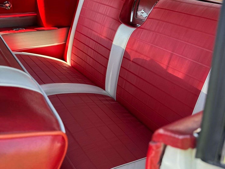 1961-chevrolet-impala-convertible-unrestored-original-image-109
