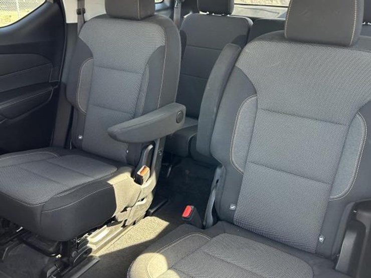 2019-chevrolet-traverse-image-11