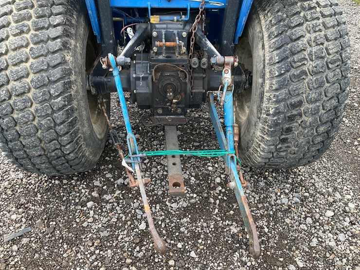 new-holland-t1520-image-13